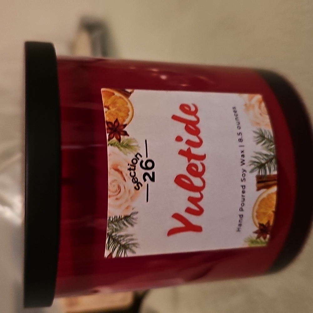 8.5 oz Yuletide Candle